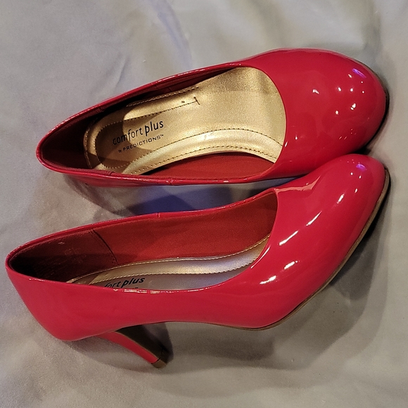 Pink Comfort Plus patent leather pumps